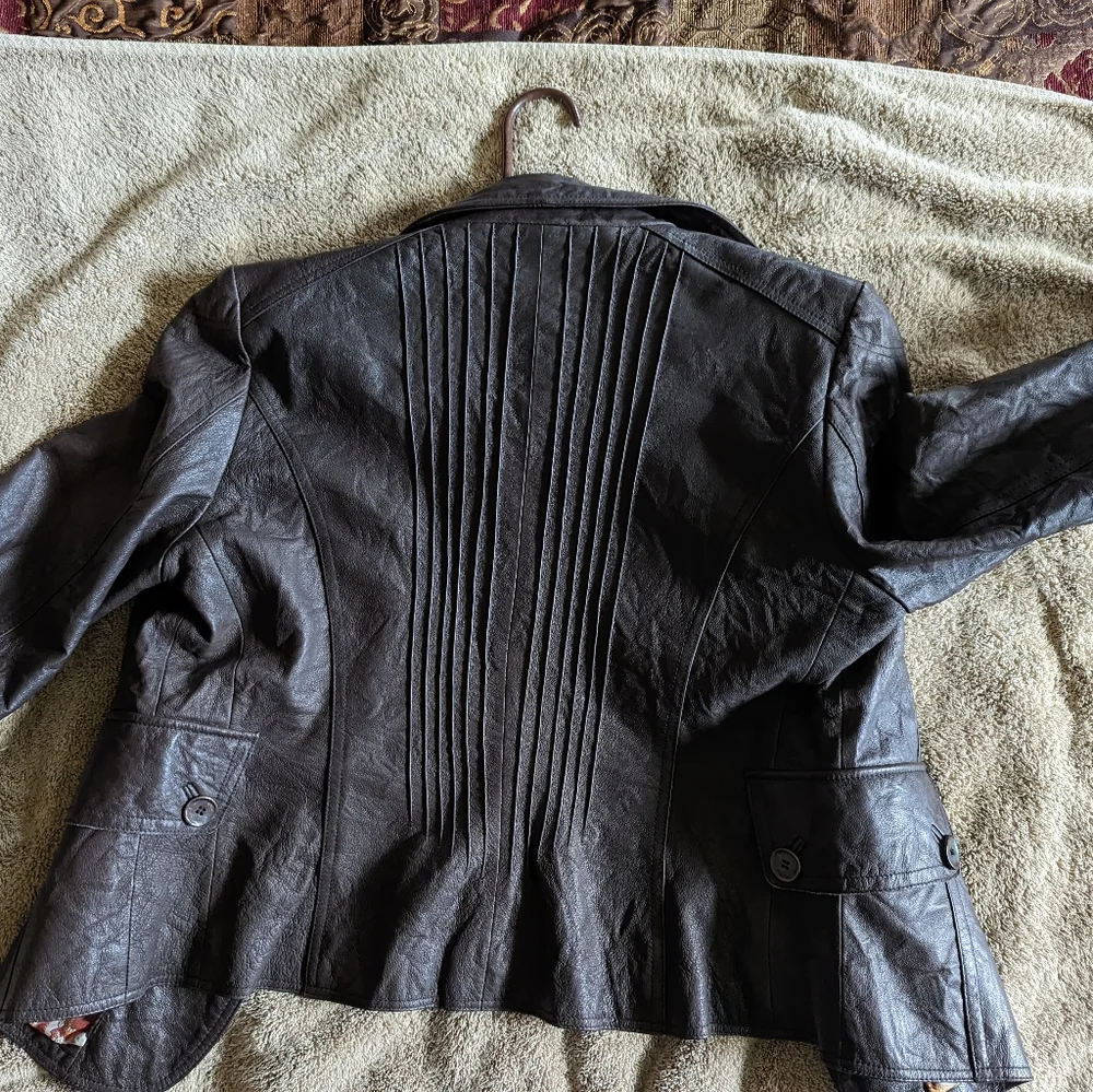 Jacket - Picture 2 of 3